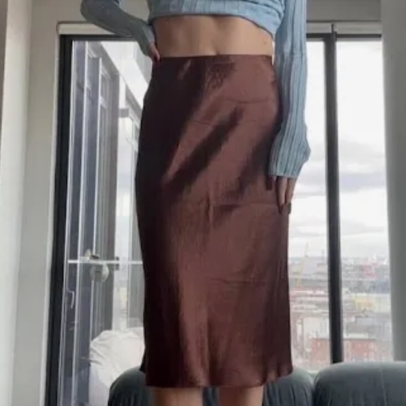 New with Tags Aritzia Babaton Slip Satin Midi Skirt High-Rise Cognac Size 6 - Picture 6 of 10